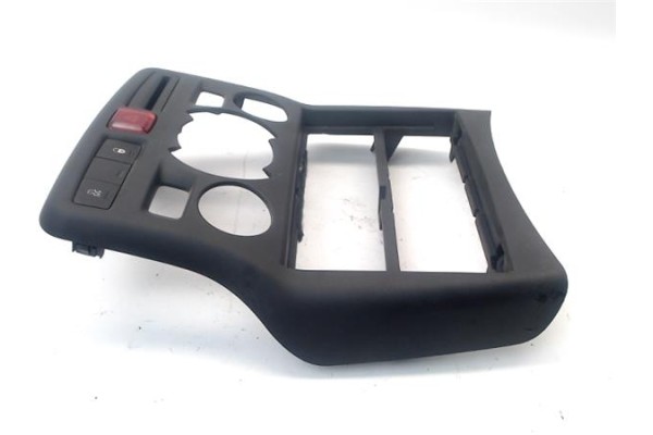 Recambio de embellecedor consola central para citroen c3 picasso 1.6 exclusive referencia OEM IAM 823118  
