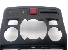 Recambio de embellecedor consola central para citroen c3 picasso 1.6 exclusive referencia OEM IAM 823118  