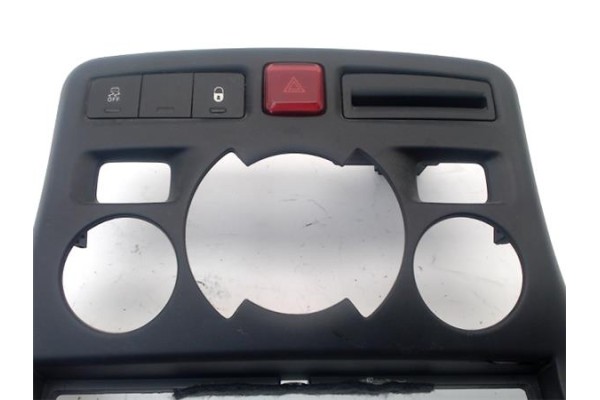 Recambio de embellecedor consola central para citroen c3 picasso 1.6 exclusive referencia OEM IAM 823118  