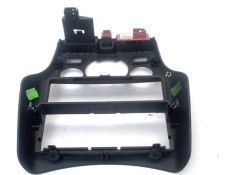 Recambio de embellecedor consola central para citroen c3 picasso 1.6 exclusive referencia OEM IAM 823118  