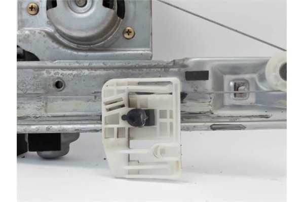 Recambio de mecanismo elevalunas trasero izquierdo para renault megane ii berlina 5p referencia OEM IAM   