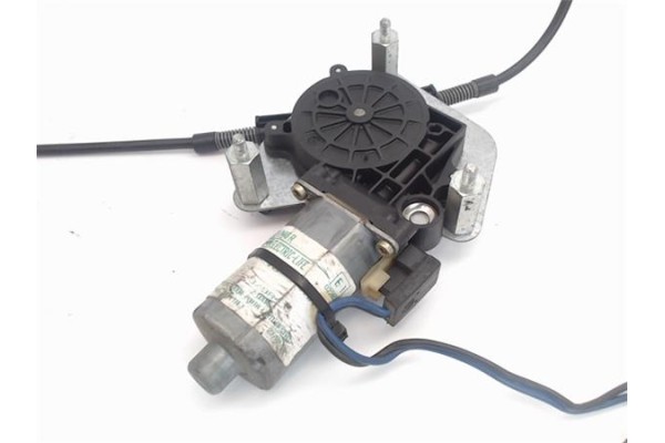 Recambio de mecanismo elevalunas delantero derecho para renault clio ii fase i (b/cb0) 1.4 alize referencia OEM IAM 7700842246 2