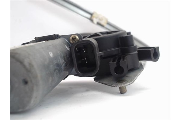 Recambio de mecanismo elevalunas delantero izquierdo para renault clio ii fase i (b/cb0) 1.4 alize referencia OEM IAM 7700842247