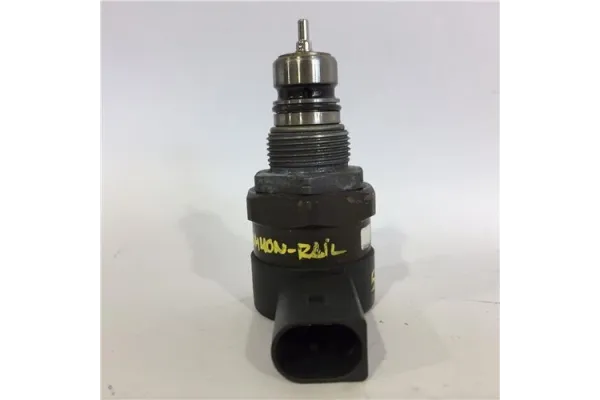 Recambio de regulador presion inyeccion para bmw serie 3 berlina (e46) 2.0 320d referencia OEM IAM 10331725 0281002481 