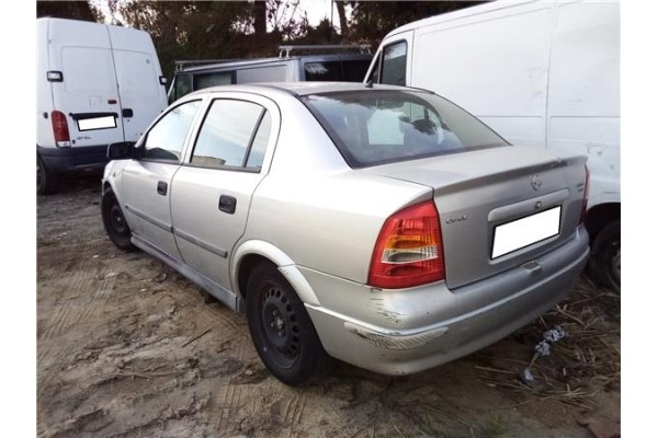 opel astra g berlina del año 1999