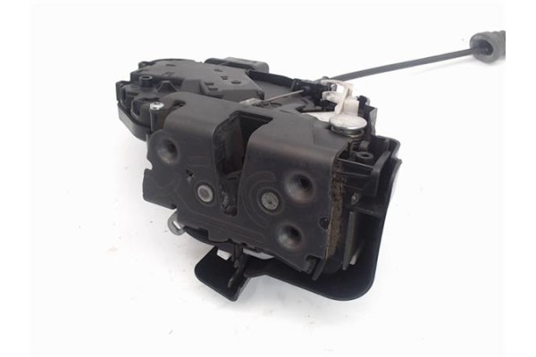 Recambio de cierre electromagnetico delantero derecho para volvo c30 2.0 d referencia OEM IAM a048069  