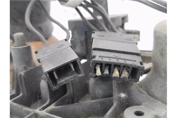 Recambio de faro delantero dcho para renault 11 (b/c37_) 1.1 (b/c371) referencia OEM IAM E21005  