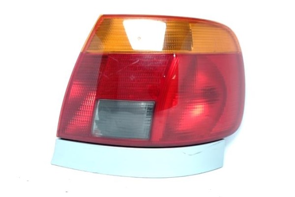 Recambio de piloto trasero derecho para audi a4 berlina (b5) referencia OEM IAM   