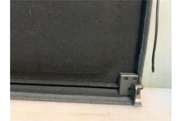 Recambio de bandeja trasero para opel corsa c 1.3 cdti referencia OEM IAM 13106324  