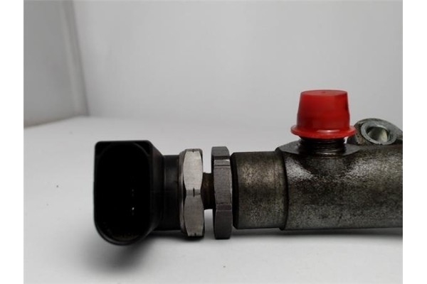 Recambio de rampa inyectores para bmw serie 5 berlina (e60) 520d referencia OEM IAM 0281002481 0445214030 