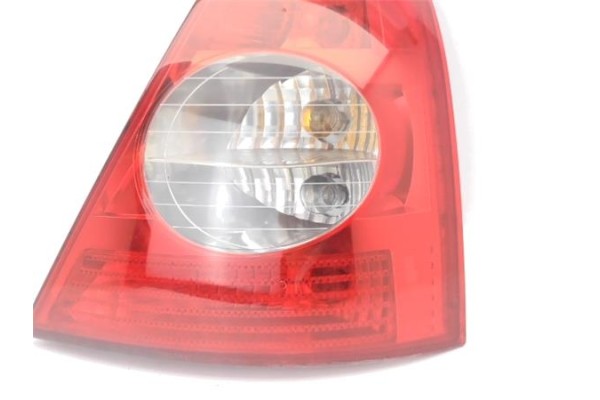 Recambio de piloto trasero derecho para renault clio ii fase ii (b/cb0) 1.4 authentique referencia OEM IAM X65PH2  