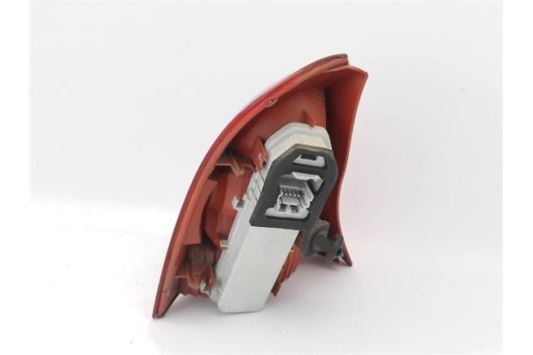 Recambio de piloto trasero derecho para renault clio ii fase ii (b/cb0) 1.4 authentique referencia OEM IAM X65PH2  