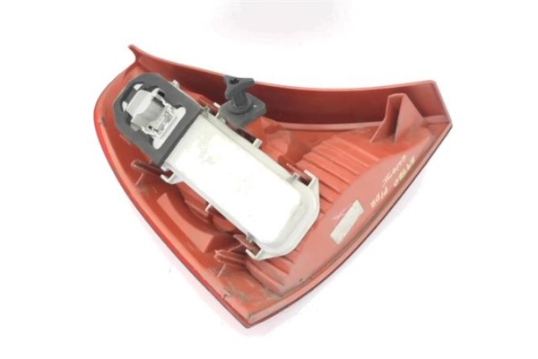 Recambio de piloto trasero derecho para renault clio ii fase ii (b/cb0) 1.4 authentique referencia OEM IAM X65PH2  