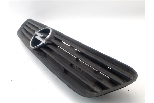 Recambio de rejilla capo para opel astra g berlina 1.6 referencia OEM IAM 6320066 90588120 