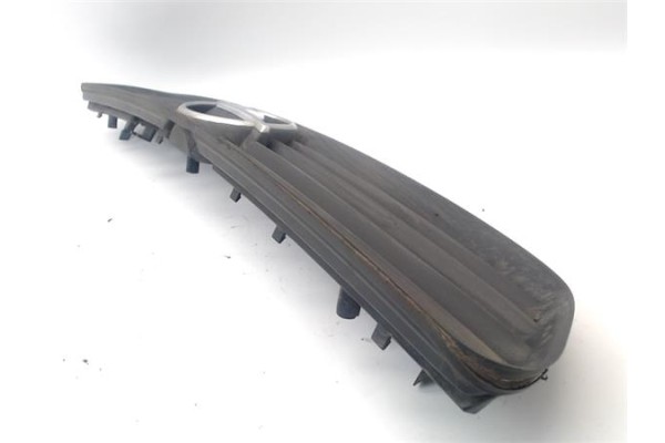 Recambio de rejilla capo para opel astra g berlina 1.6 referencia OEM IAM 6320066 90588120 