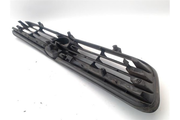 Recambio de rejilla capo para opel astra g berlina 1.6 referencia OEM IAM 6320066 90588120 
