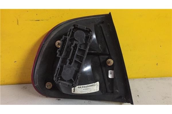 Recambio de piloto trasero derecho para seat cordoba berlina (6k2) 1.4 signo referencia OEM IAM 6K5945096G  