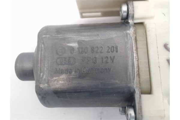 Recambio de motor elevalunas trasero izquierdo para peugeot 407 sw referencia OEM IAM (999065-103) 0130822201 