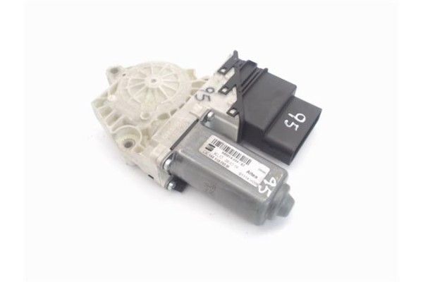 Recambio de motor elevalunas trasero izquierdo para seat altea (5p1) referencia OEM IAM (1K0959703M) (973624-106)  Recambio de motor elevalunas trasero izquierdo para seat altea (5p1) referencia OEM IAM (1K0959703M) (973624-106)