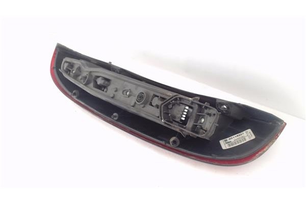 Recambio de piloto trasero derecho para opel corsa c 1.4 referencia OEM IAM 9114337  