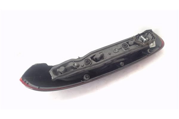 Recambio de piloto trasero derecho para opel corsa c 1.4 referencia OEM IAM 9114337  
