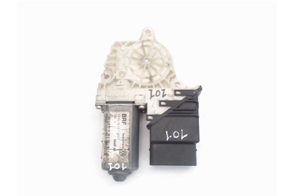 Recambio de motor elevalunas trasero izquierdo para volkswagen golf iv berlina (1j1) referencia OEM IAM (1C0959811A) (105406-301 Recambio de motor elevalunas trasero izquierdo para volkswagen golf iv berlina (1j1) referencia OEM IAM (1C0959811A) (105406-301