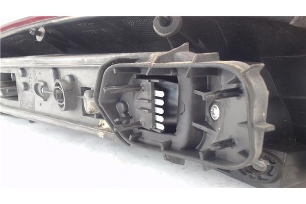 Recambio de piloto trasero izquierdo para opel corsa c 1.4 referencia OEM IAM 114336  