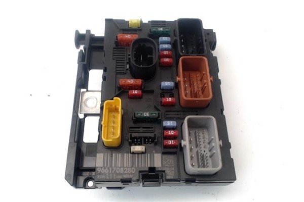 Recambio de caja fusibles/rele para peugeot 207 1.4 referencia OEM IAM 9661708280  