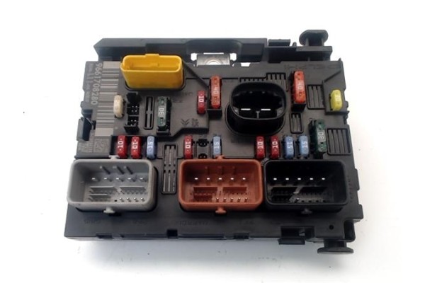 Recambio de caja fusibles/rele para peugeot 207 1.4 referencia OEM IAM 9661708280  
