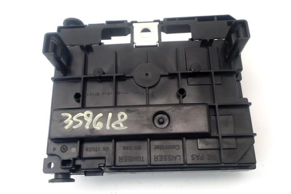 Recambio de caja fusibles/rele para peugeot 207 1.4 referencia OEM IAM 9661708280  