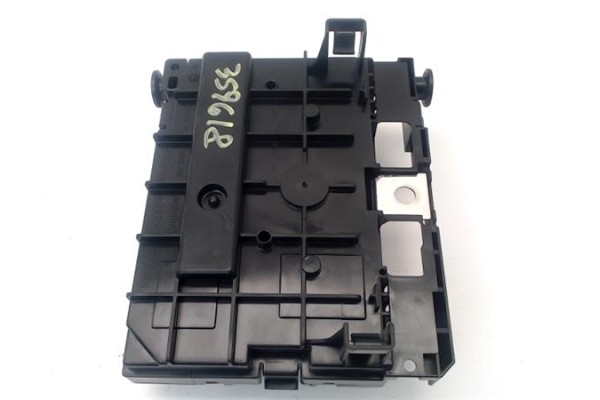 Recambio de caja fusibles/rele para peugeot 207 1.4 referencia OEM IAM 9661708280  