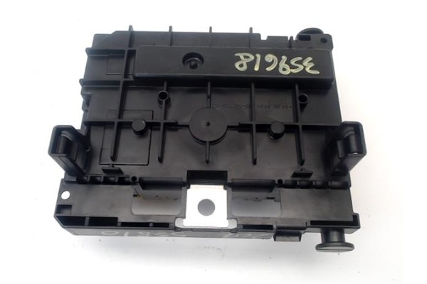 Recambio de caja fusibles/rele para peugeot 207 1.4 referencia OEM IAM 9661708280  