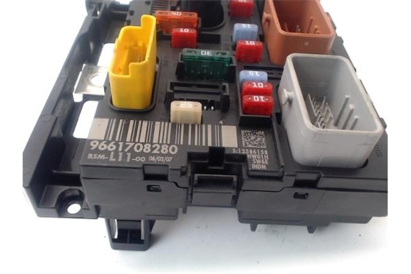 Recambio de caja fusibles/rele para peugeot 207 1.4 referencia OEM IAM 9661708280  