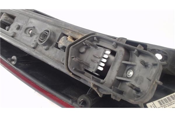 Recambio de piloto trasero derecho para opel corsa c 1.4 comfort referencia OEM IAM 9114337  