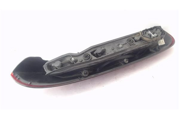 Recambio de piloto trasero derecho para opel corsa c 1.4 comfort referencia OEM IAM 9114337  