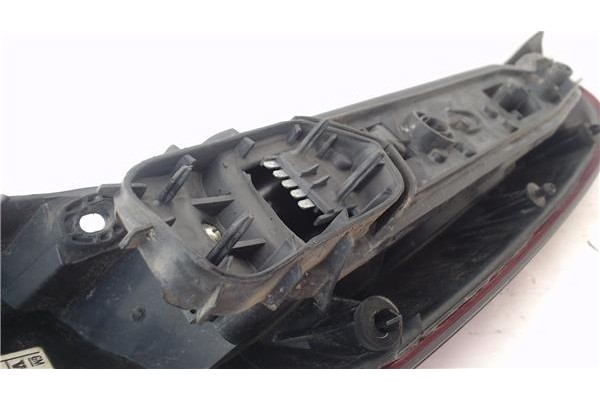 Recambio de piloto trasero izquierdo para opel corsa c 1.4 comfort referencia OEM IAM 9114336  