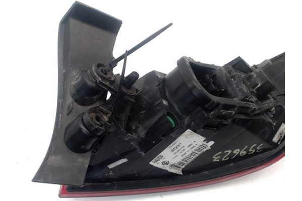 Recambio de piloto trasero izquierdo para renault clio iv 1.5 limited referencia OEM IAM 265554091R  