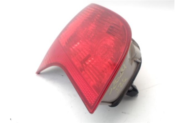 Recambio de piloto interior izquierdo para audi a4 avant (8e) 2.0 tdi 16v referencia OEM IAM 8E9945093A  