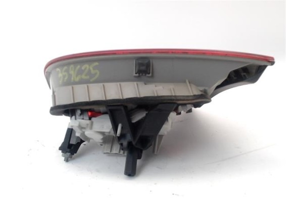 Recambio de piloto interior izquierdo para audi a4 avant (8e) 2.0 tdi 16v referencia OEM IAM 8E9945093A  