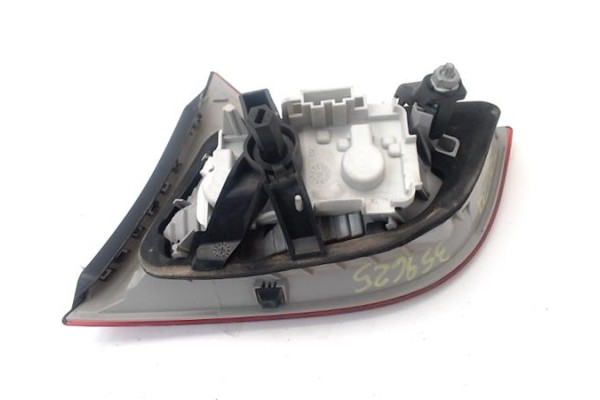 Recambio de piloto interior izquierdo para audi a4 avant (8e) 2.0 tdi 16v referencia OEM IAM 8E9945093A  