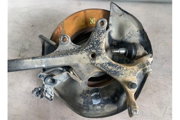 Recambio de mangueta delantero derecha para mercedes-benz clase c (bm 203) sportcoupe 2.0 c 180 (203.735) referencia OEM IAM A20