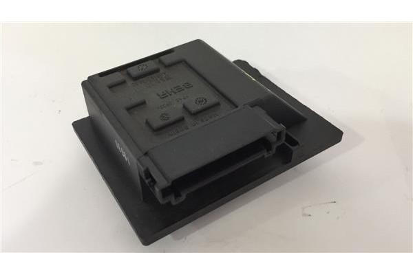 Recambio de regulador ventilador climatizacion para mercedes-benz vito / mixto furgón (w639) 111 cdi referencia OEM IAM 00182165