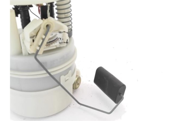 Recambio de bomba combustible para renault clio ii fase ii (b/cb0) 1.4 authentique referencia OEM IAM 8200683207 8200057324 