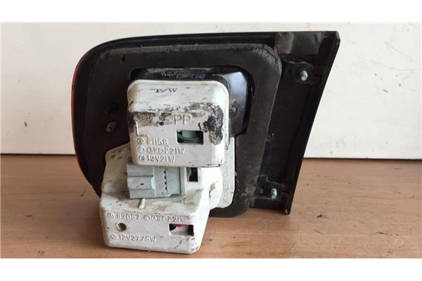 Recambio de piloto interior izquierdo para honda civic iv coupé (ej) 1.5 referencia OEM IAM RR1128L  