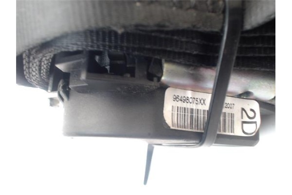 Recambio de cinturon seguridad trasero derecho para peugeot 207 1.4 referencia OEM IAM 8975X4  