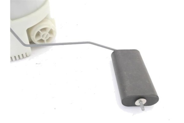 Recambio de bomba combustible para citroen c4 berlina 1.6 exclusive referencia OEM IAM 1525WK  