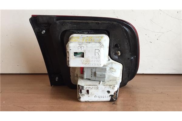 Recambio de piloto interior derecho para honda civic iv coupé (ej) 1.5 referencia OEM IAM RR1128L  