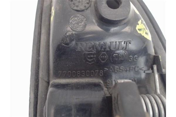 Recambio de manilla int. puerta delantero izquierda para nissan interstar (x70) referencia OEM IAM 7700830078  