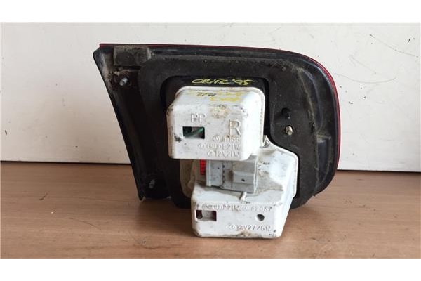 Recambio de piloto interior derecho para honda civic iv coupé (ej) 1.5 referencia OEM IAM RR1128L  
