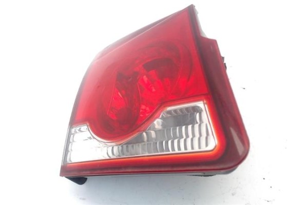 Recambio de piloto interior izquierdo para chevrolet cruze 2.0 ls referencia OEM IAM 95130772  